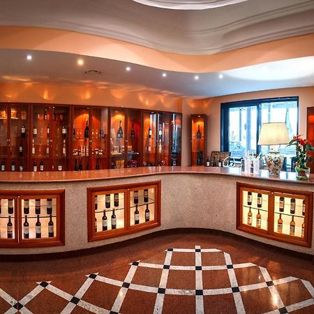 River Palace Hotel Atyrau Bagian luar foto