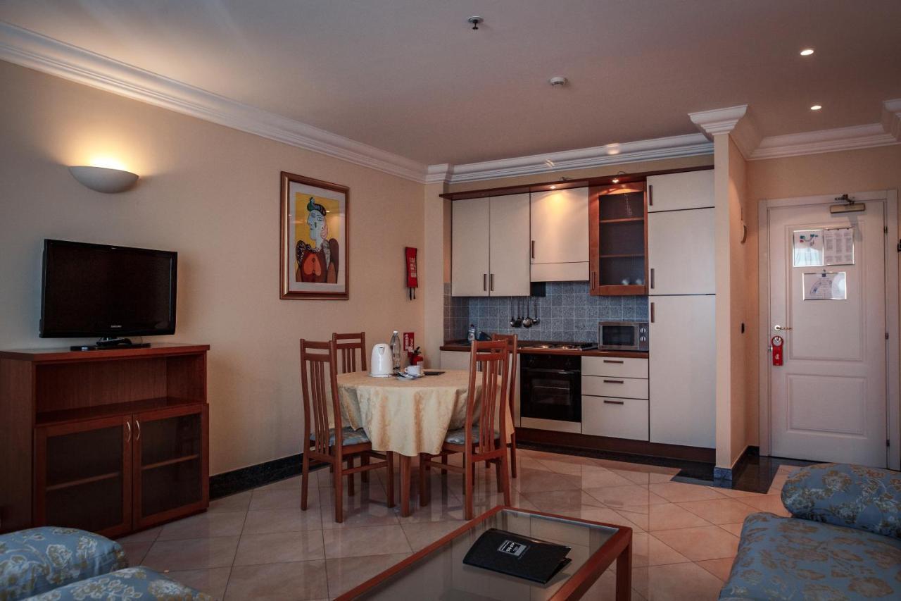 River Palace Hotel Atyrau Bagian luar foto