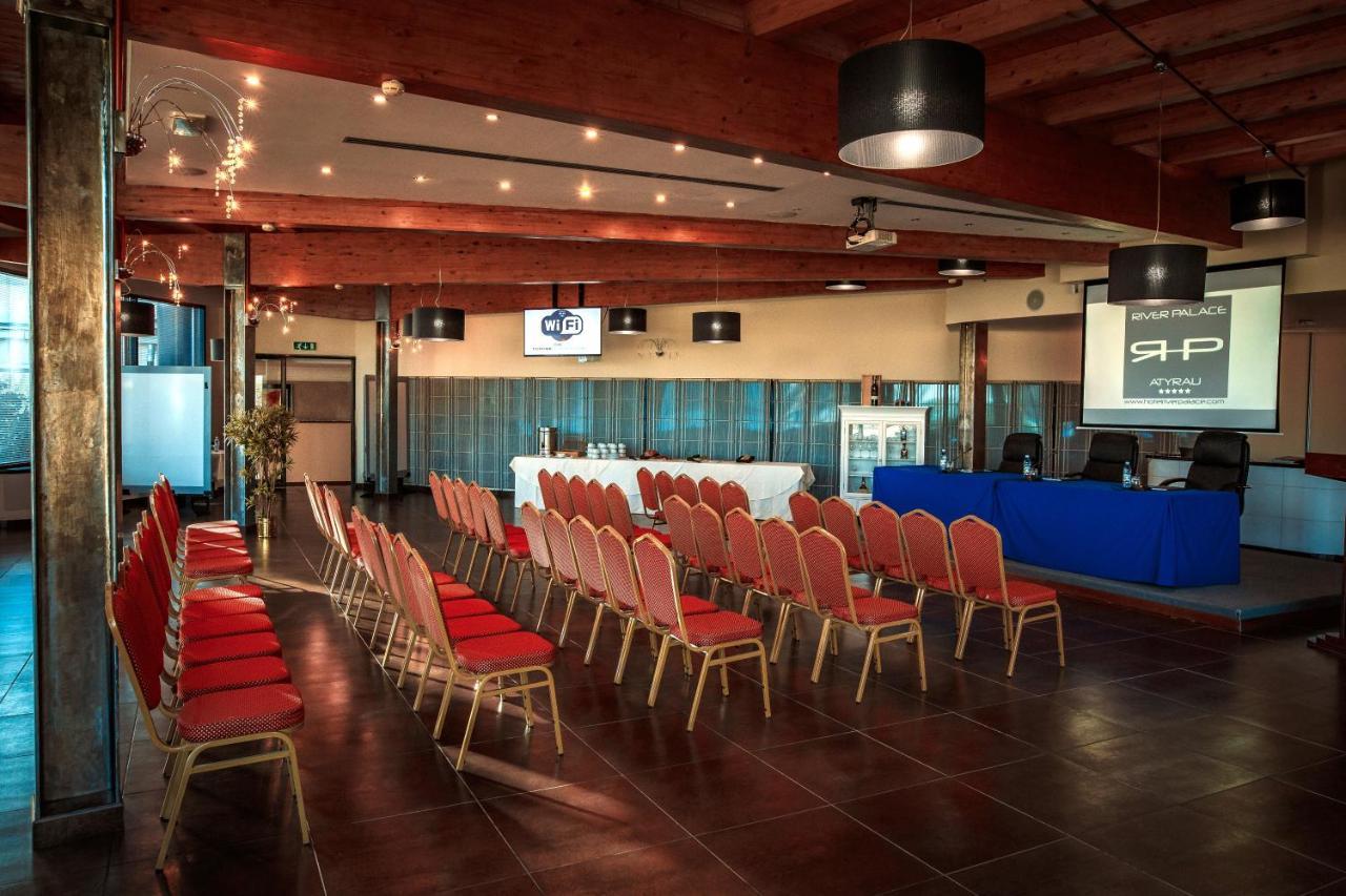River Palace Hotel Atyrau Bagian luar foto