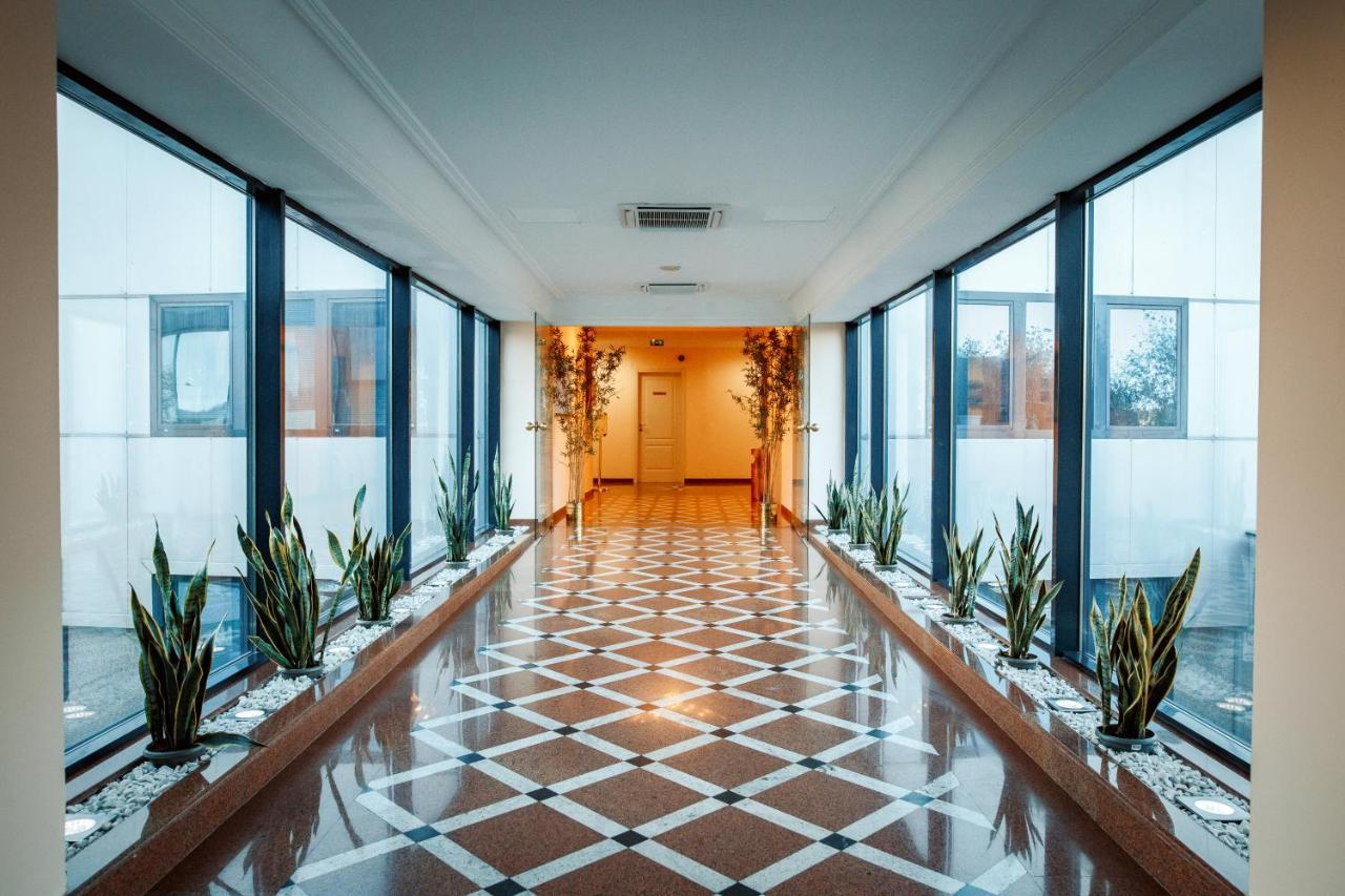 River Palace Hotel Atyrau Bagian luar foto