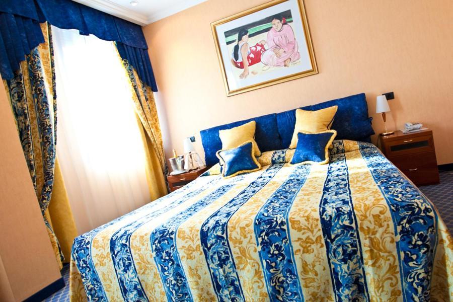 River Palace Hotel Atyrau Ruang foto