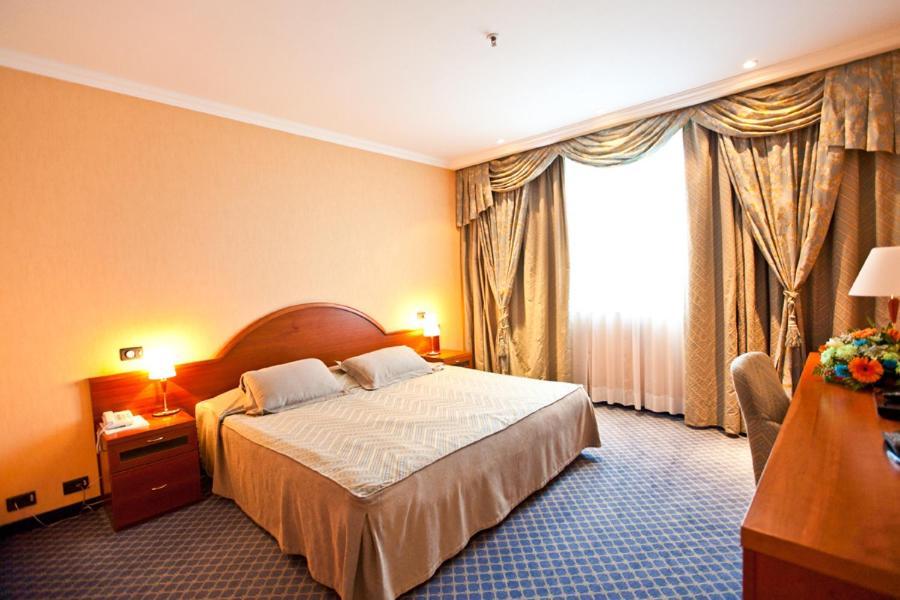 River Palace Hotel Atyrau Bagian luar foto