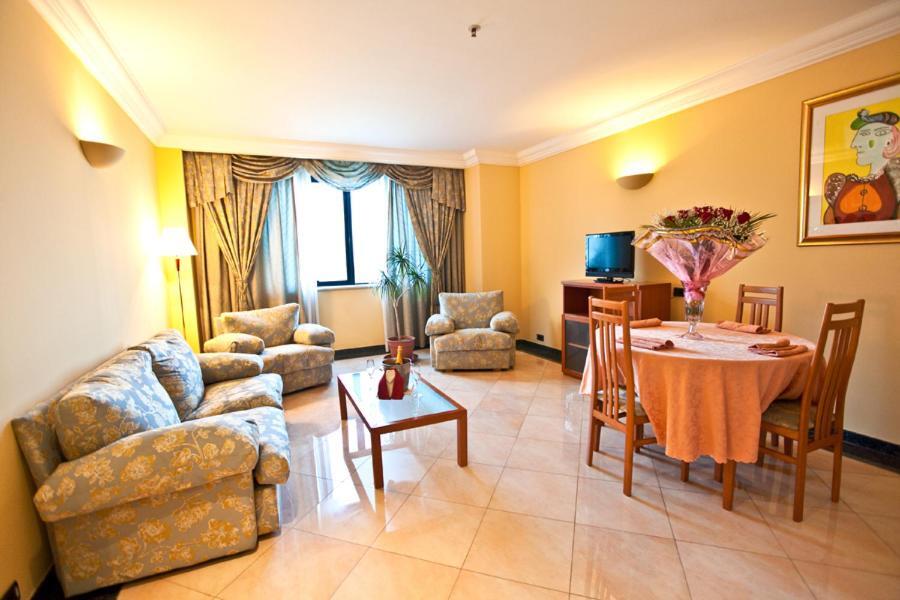River Palace Hotel Atyrau Bagian luar foto